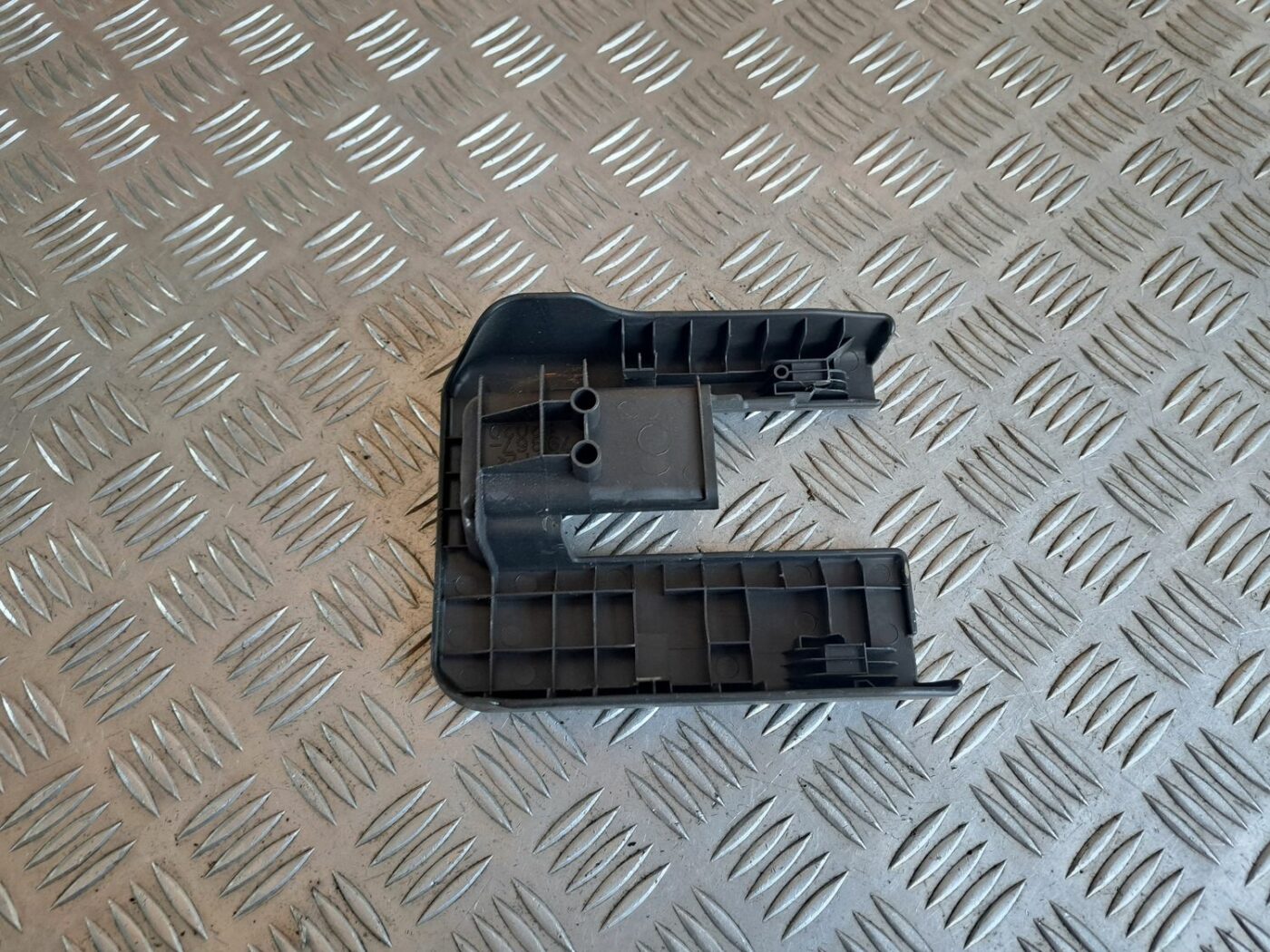 Priekšējā labā sēdekļa sliežu apdare priekš TOYOTA RAV 4 2006 2 Priekšējā labā sēdekļa sliežu apdare priekš TOYOTA RAV 4 2006