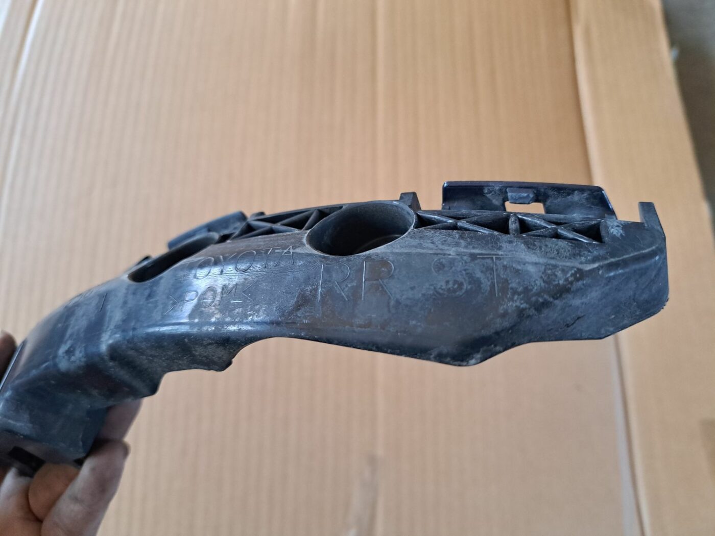 Aizmugurēja bufera kronšteins priekš TOYOTA RAV 4 2006