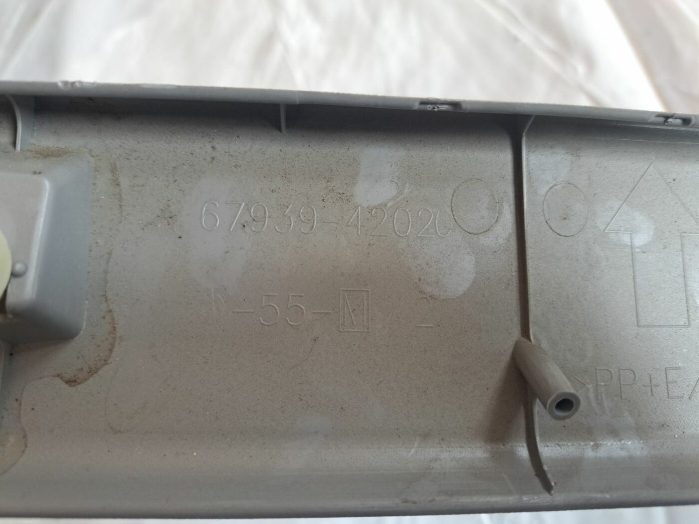 Bagāžnieka nodalījuma griestu uzlika priekš TOYOTA RAV 4 2006 3 Bagāžnieka nodalījuma griestu uzlika priekš TOYOTA RAV 4 2006