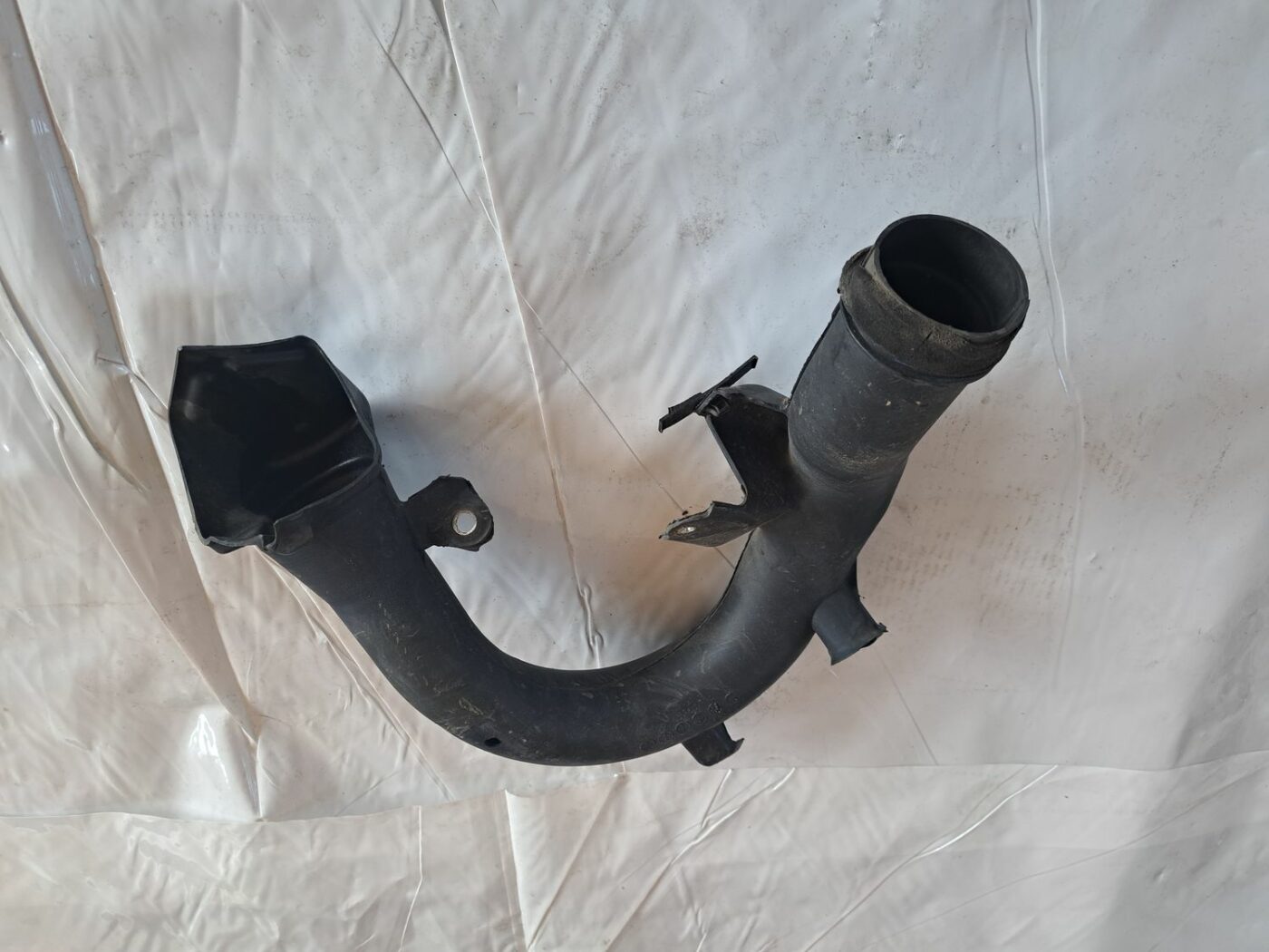 Gaisa ieplūdes šļūtene priekš TOYOTA RAV 4 2006 2 Gaisa ieplūdes šļūtene priekš TOYOTA RAV 4 2006