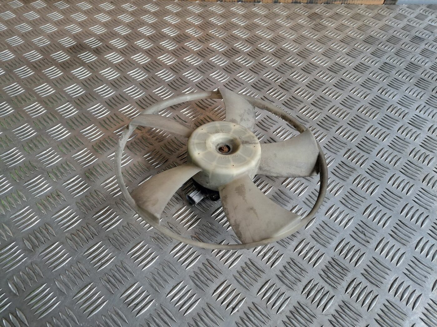 Dzesēšanas radiatora ventilators priekš TOYOTA RAV 4 2006 1 Dzesēšanas radiatora ventilators priekš TOYOTA RAV 4 2006