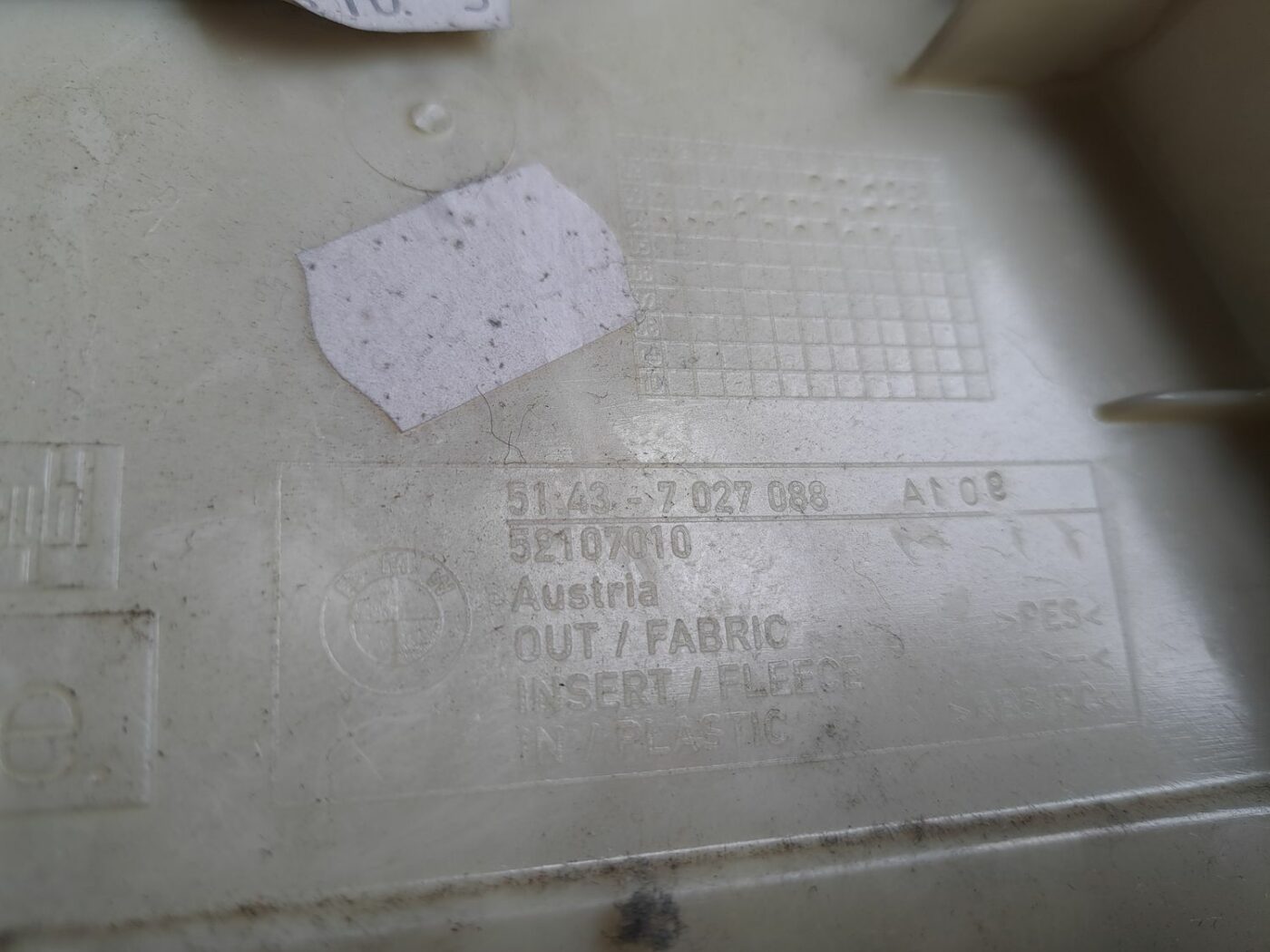 Vidējas salona statnes apdare priekš BMW 525 E60 2004 BLACK 4 Vidējas salona statnes apdare priekš BMW 525 E60 2004 BLACK