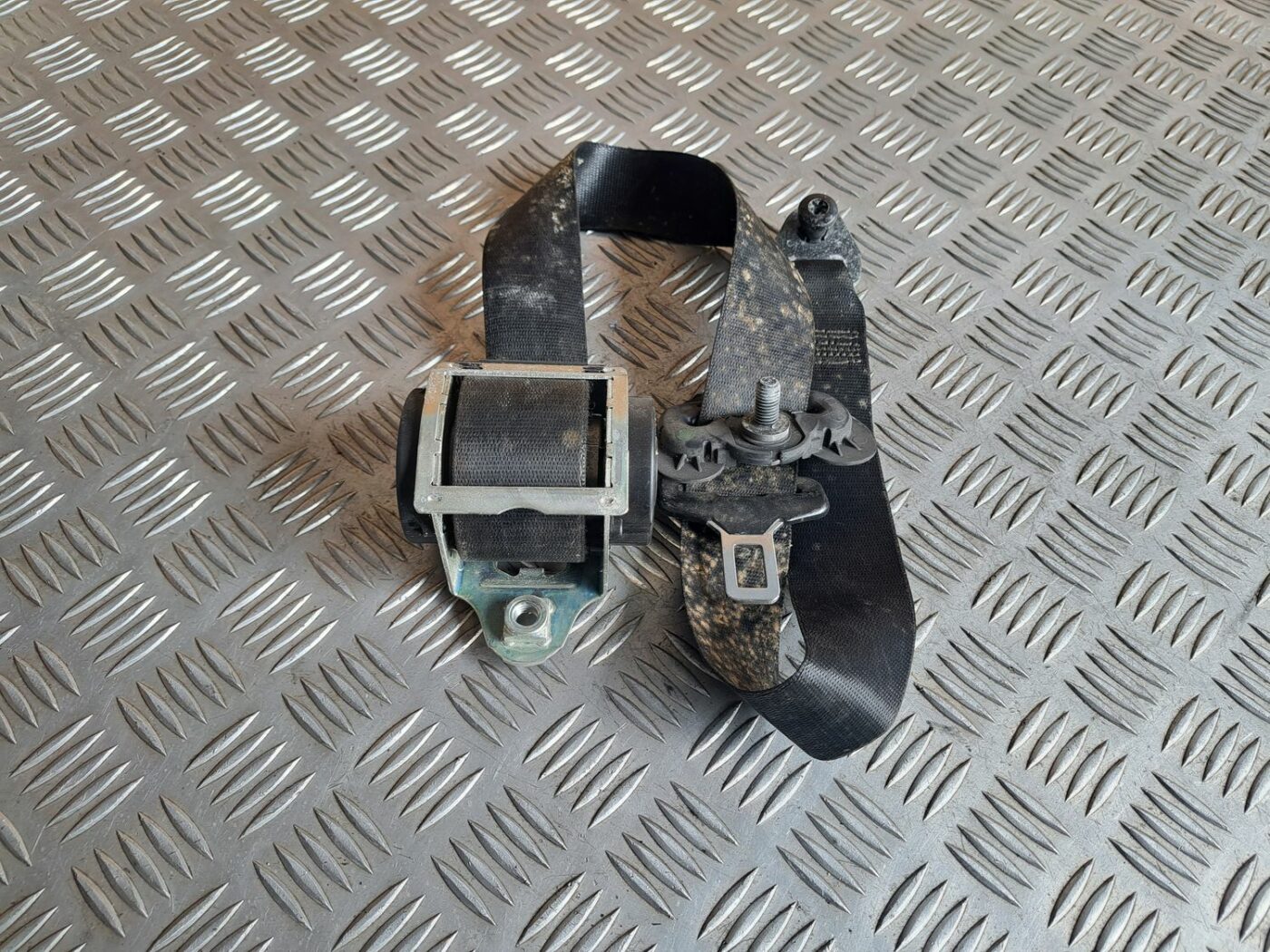 Priekšējā labā drošības josta priekš BMW 525 E60 2004 BLACK 1 Priekšējā labā drošības josta priekš BMW 525 E60 2004 BLACK