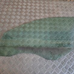 Priekšējo kreiso durvju stikls priekš BMW 525 E60 2004 BLACK