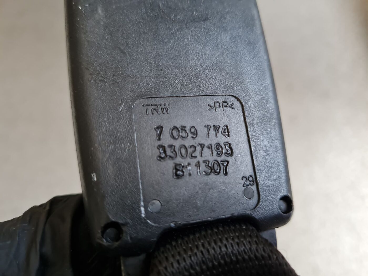 Aizmugurējā drošības jostas sprādze priekš BMW 525 E60 2004 BLACK 4 Aizmugurējā drošības jostas sprādze priekš BMW 525 E60 2004 BLACK