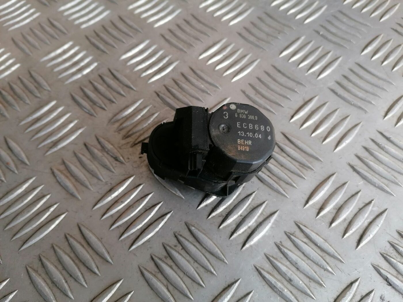 Apsildes sistēmas aktuators priekš BMW 525 E60 2004 BLACK