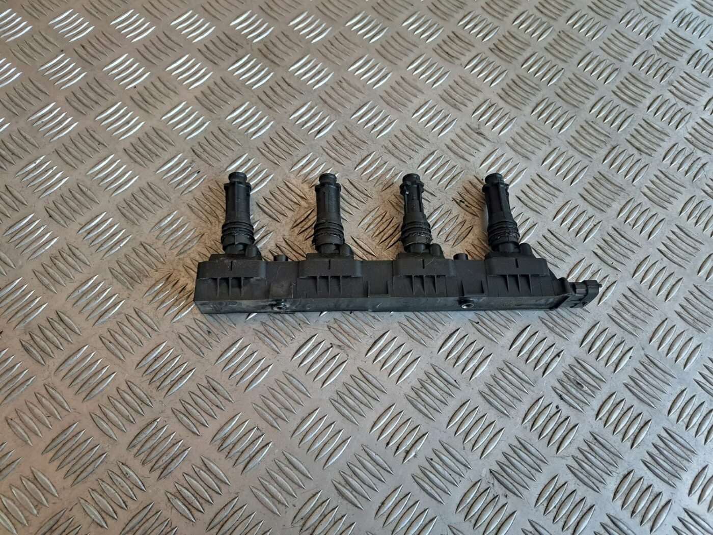 Augstsprieguma spole priekš OPEL CORSA 2007 1 Augstsprieguma spole priekš OPEL CORSA 2007