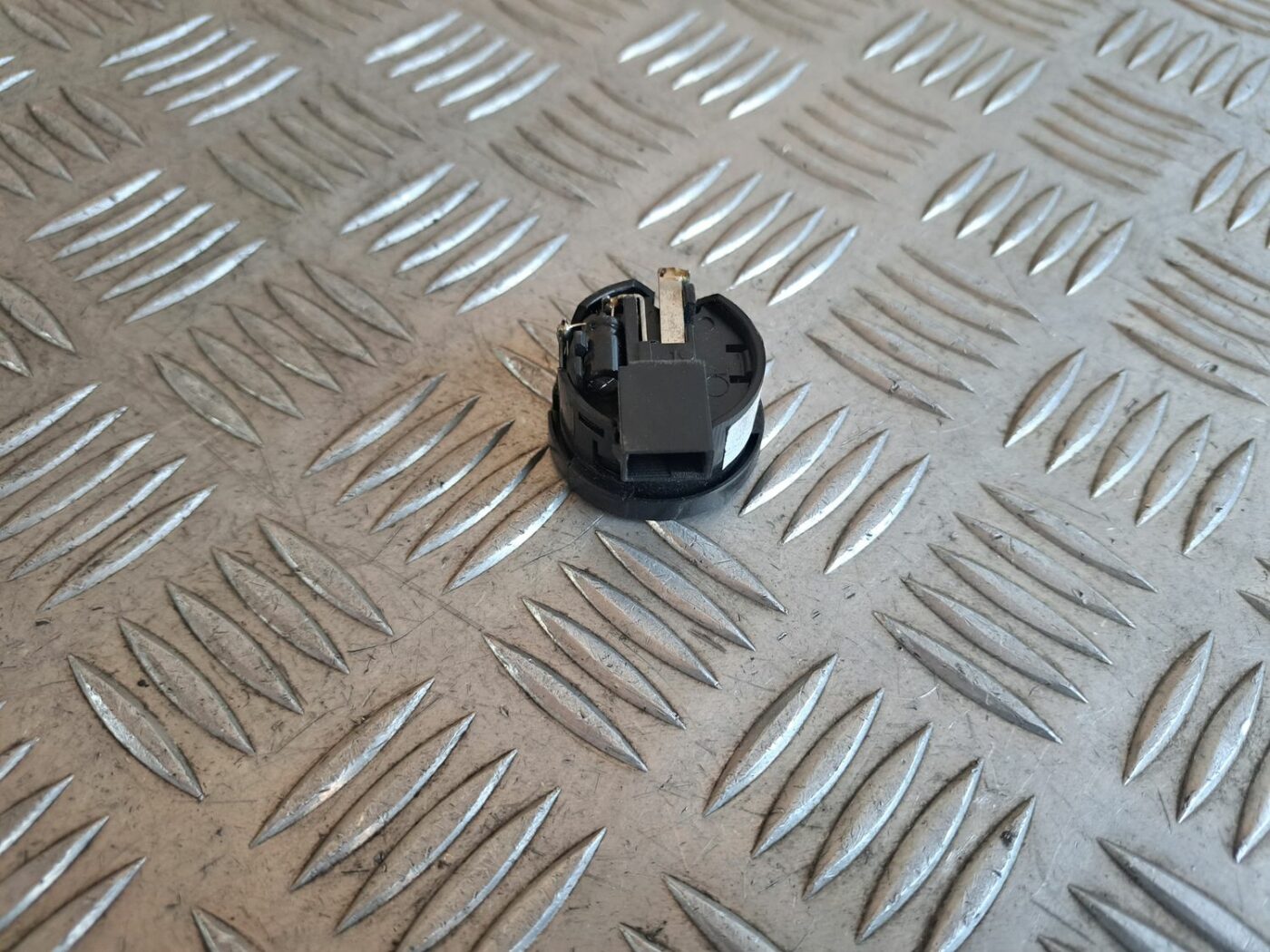 Durvju skaļrunis, augšā priekš OPEL CORSA 2007 2 Durvju skaļrunis, augšā priekš OPEL CORSA 2007