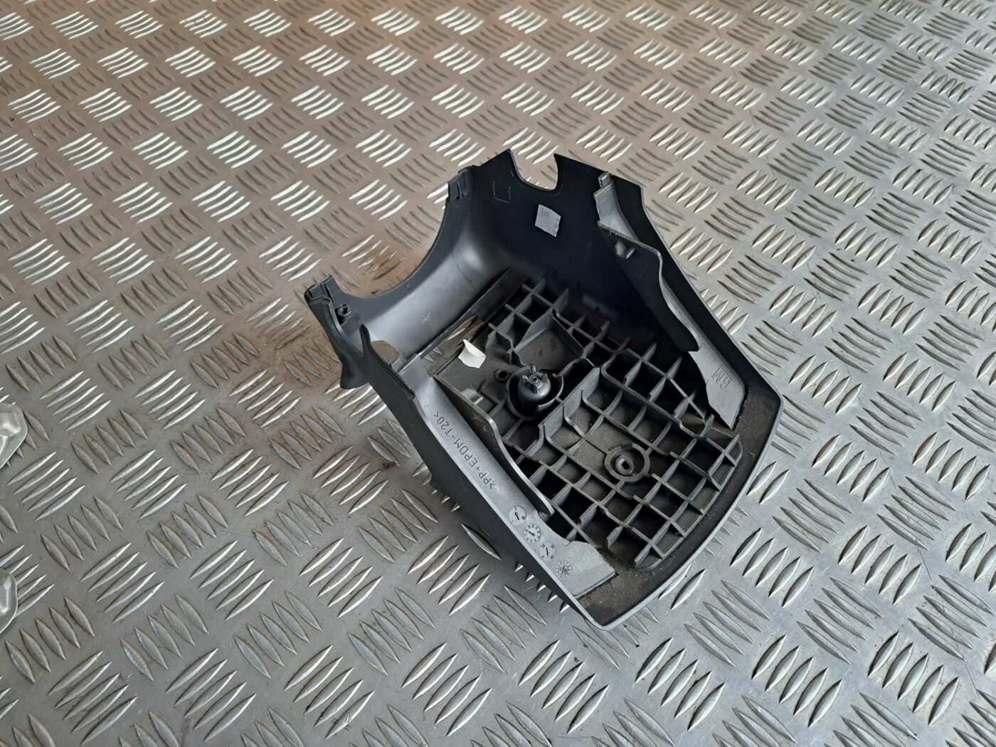 Stūres statnes putekļu aizsargs (salonā) priekš OPEL MERIVA 2004 2 Stūres statnes putekļu aizsargs (salonā) priekš OPEL MERIVA 2004