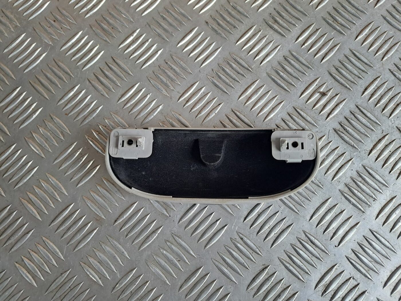 Briļļu uzglabāšanas nodalījums priekš OPEL MERIVA 2004 2 Briļļu uzglabāšanas nodalījums priekš OPEL MERIVA 2004