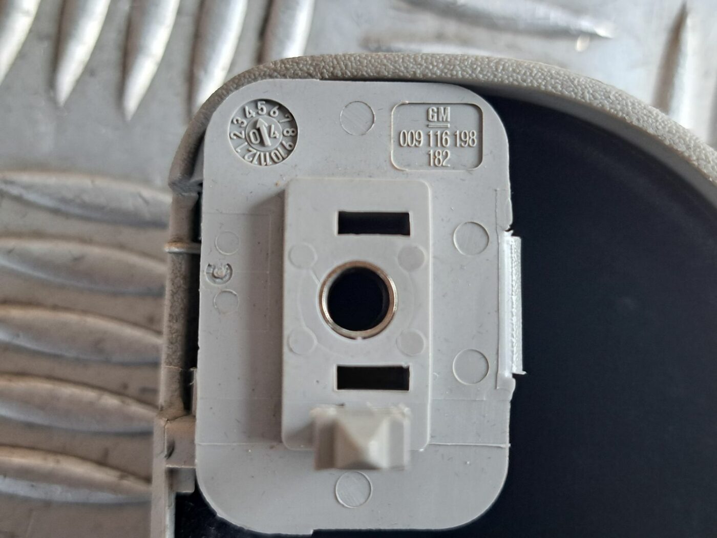 Briļļu uzglabāšanas nodalījums priekš OPEL MERIVA 2004 3 Briļļu uzglabāšanas nodalījums priekš OPEL MERIVA 2004