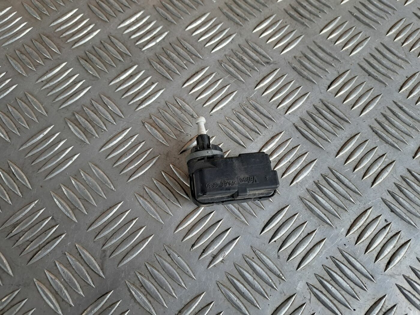 Lukturu augstuma regulēšanas korektors priekš OPEL MERIVA 2004 1 Lukturu augstuma regulēšanas korektors priekš OPEL MERIVA 2004