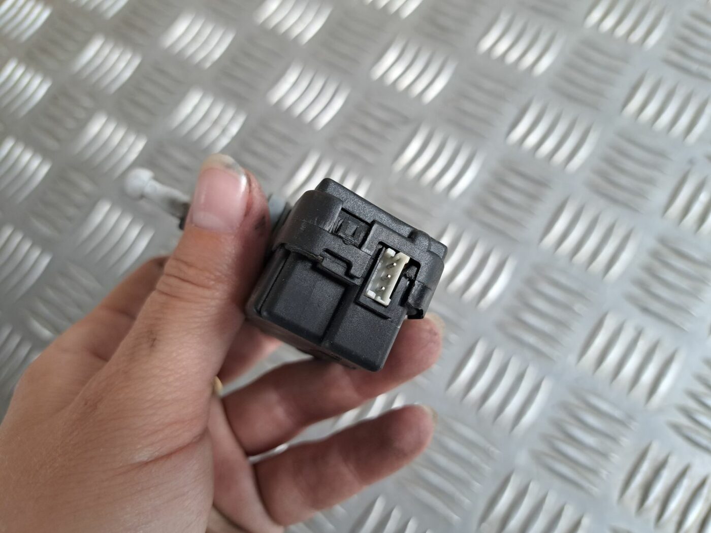 Lukturu augstuma regulēšanas korektors priekš OPEL MERIVA 2004 4 Lukturu augstuma regulēšanas korektors priekš OPEL MERIVA 2004