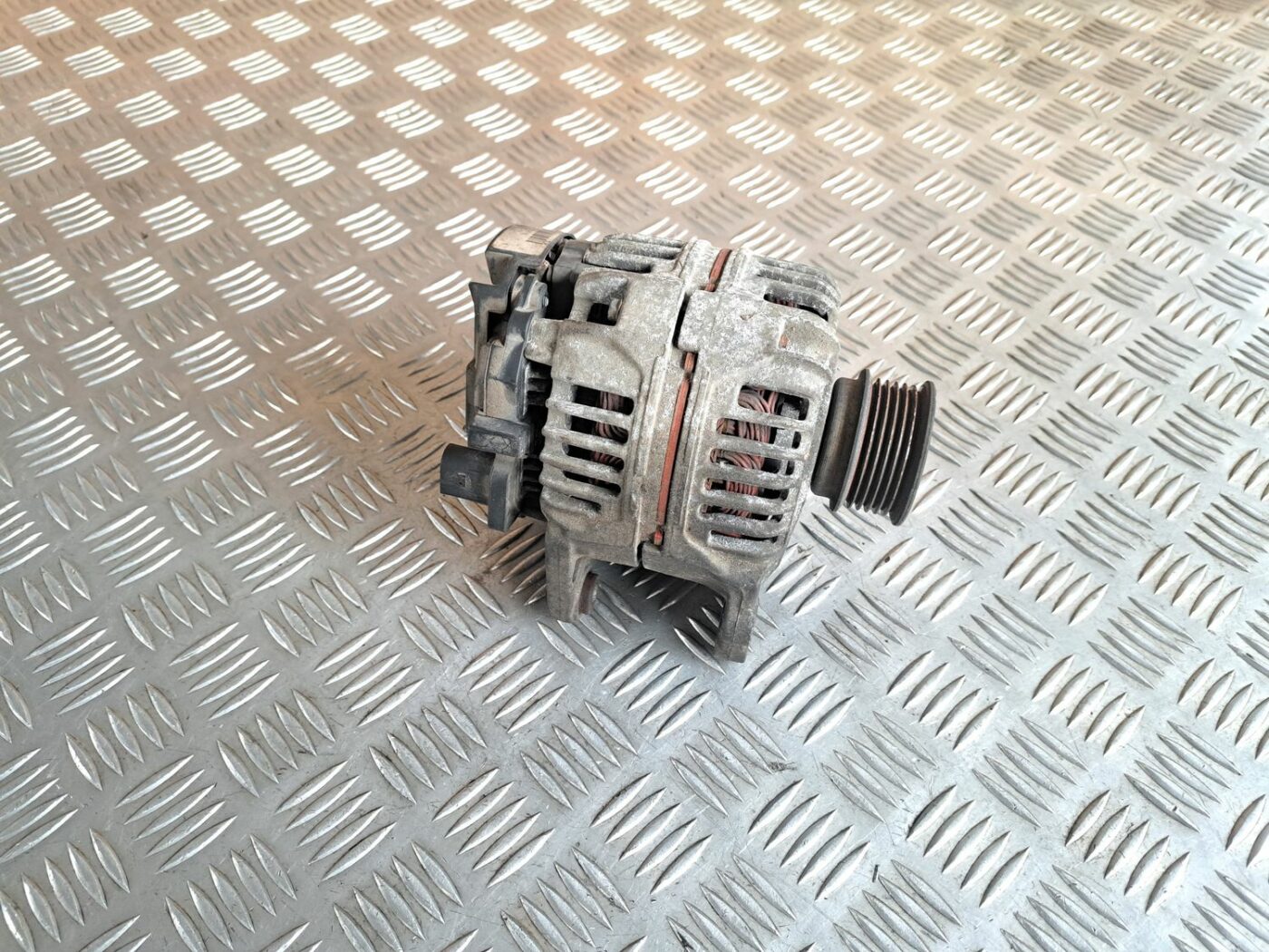 Ģenerators priekš VW GOLF IV 1999 1 Ģenerators priekš VW GOLF IV 1999