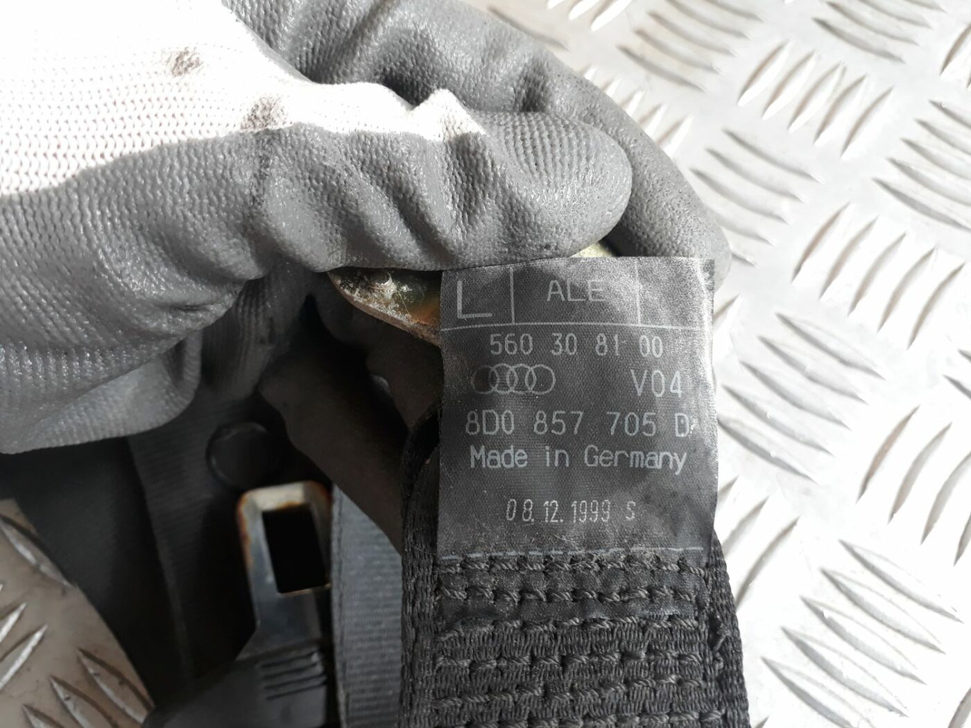 Priekšējā kreisā drošības josta priekš AUDI A4 2000 AVANT 2 Priekšējā kreisā drošības josta priekš AUDI A4 2000 AVANT