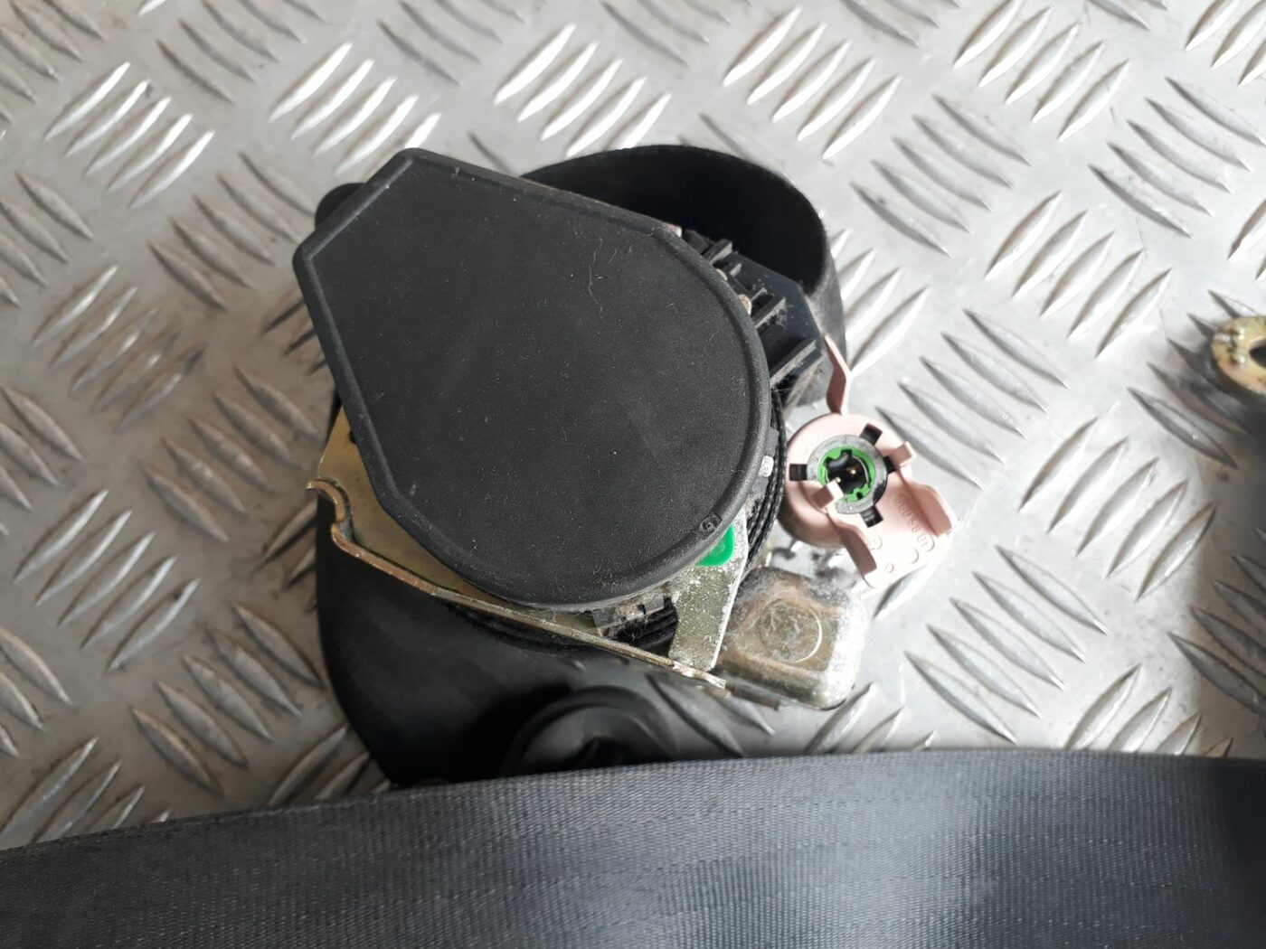 Priekšējā kreisā drošības josta priekš AUDI A4 2000 AVANT 4 Priekšējā kreisā drošības josta priekš AUDI A4 2000 AVANT