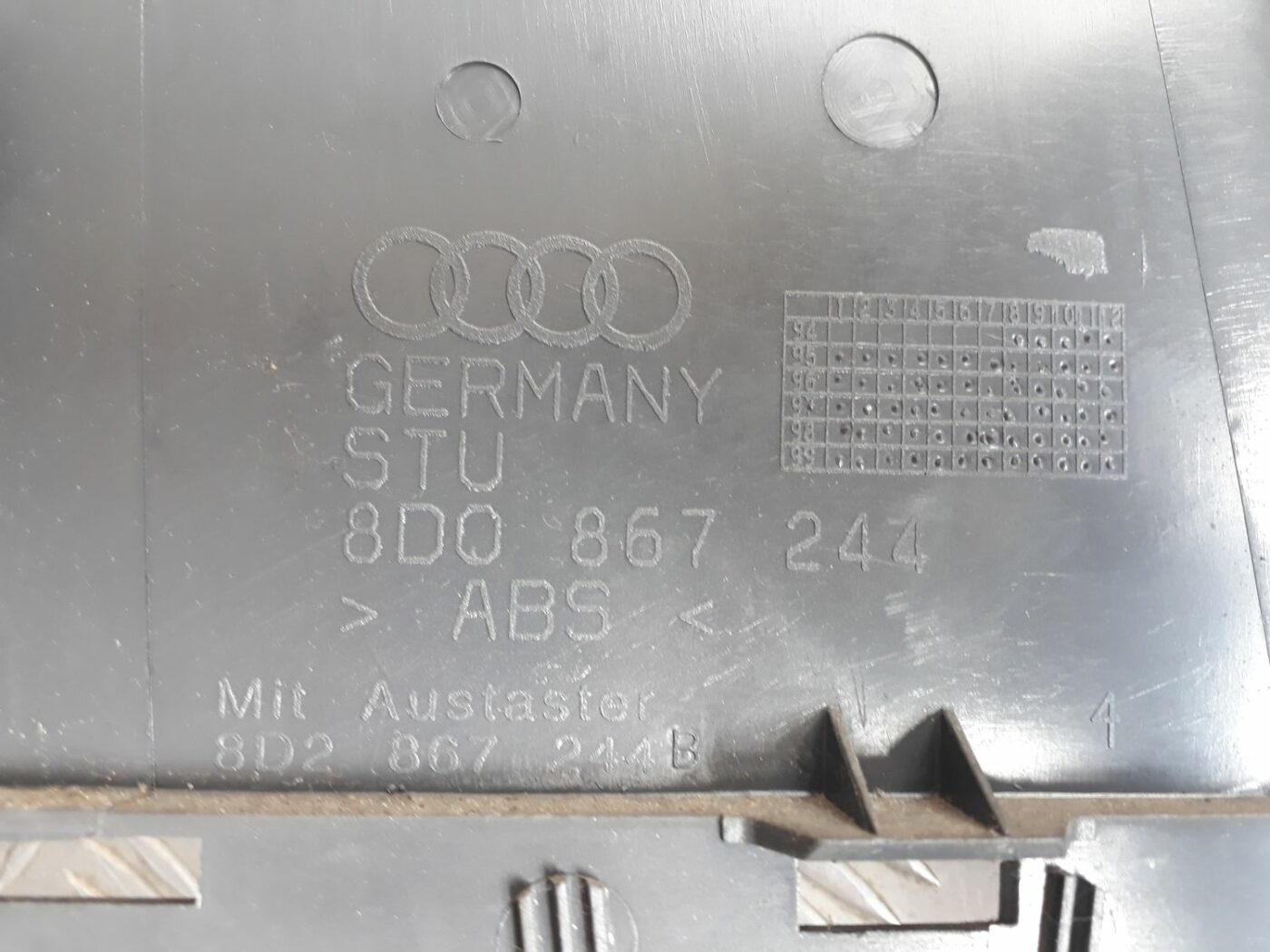 Vidējas salona statnes apdare priekš AUDI A4 2000 AVANT 3 Vidējas salona statnes apdare priekš AUDI A4 2000 AVANT