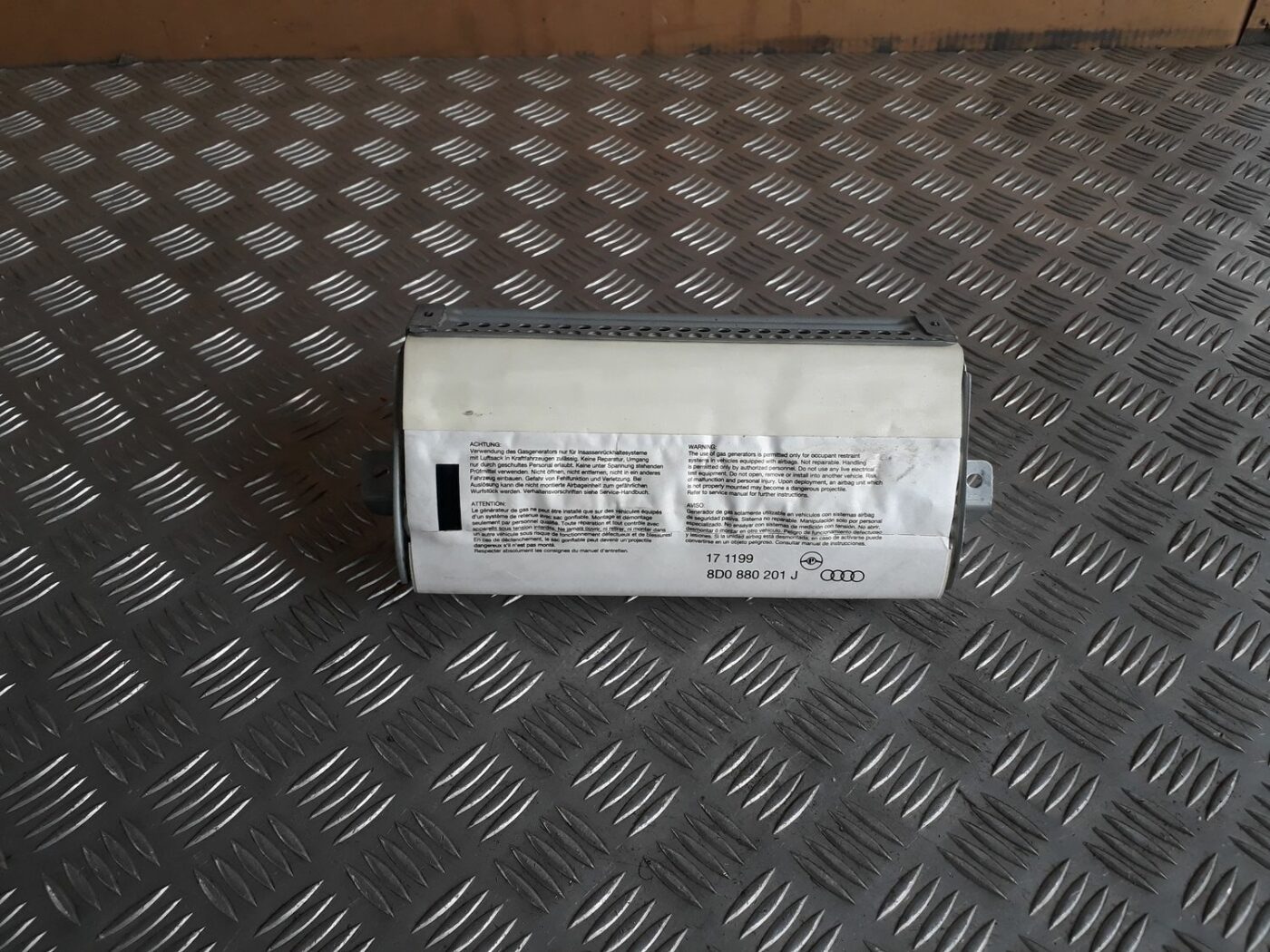 Mērinstrumentu paneļa drošības spilvens priekš AUDI A4 2000 AVANT 1 Mērinstrumentu paneļa drošības spilvens priekš AUDI A4 2000 AVANT