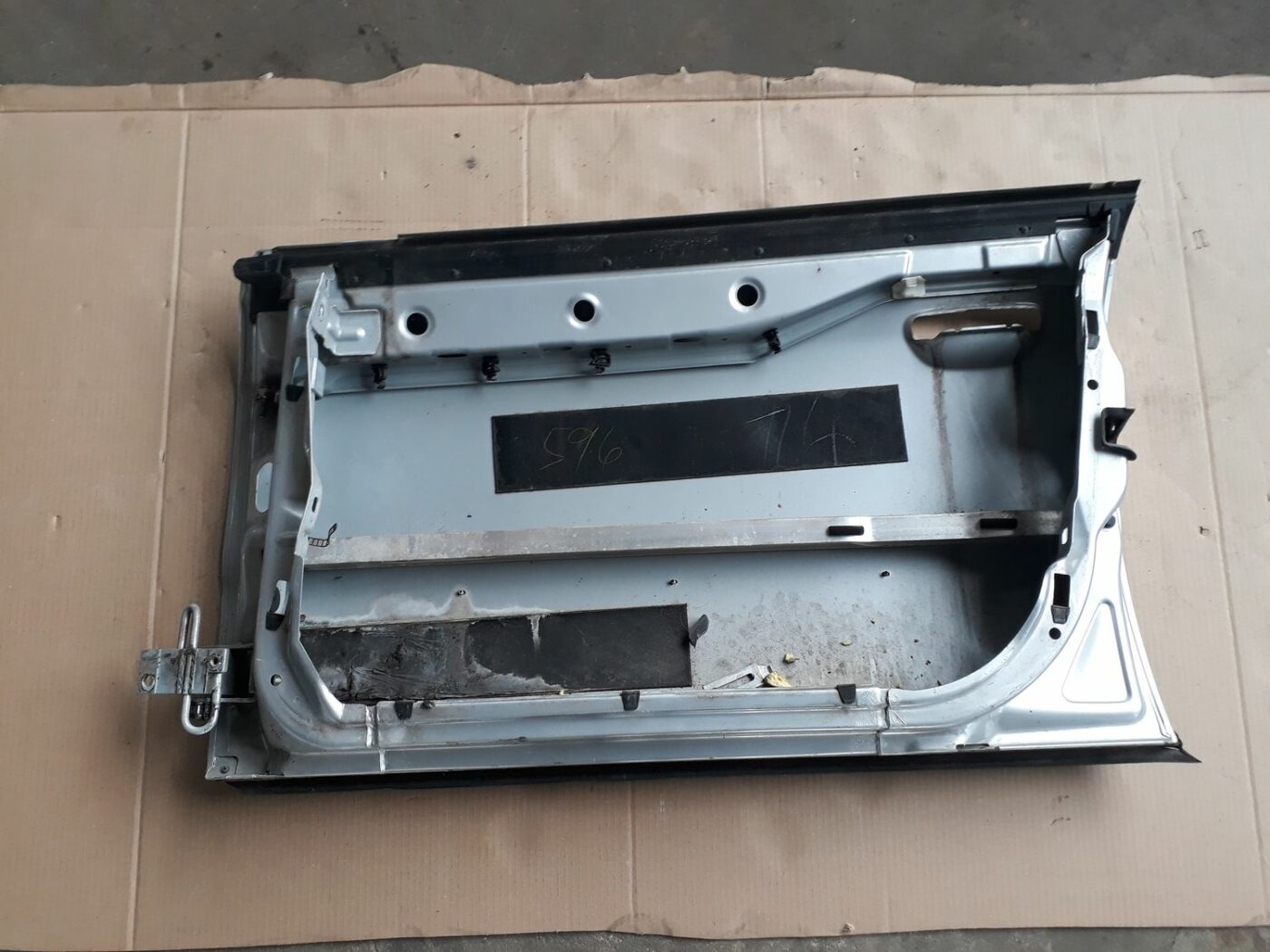 Priekšējās labās durvis priekš AUDI A4 2000 AVANT 7 Priekšējās labās durvis priekš AUDI A4 2000 AVANT