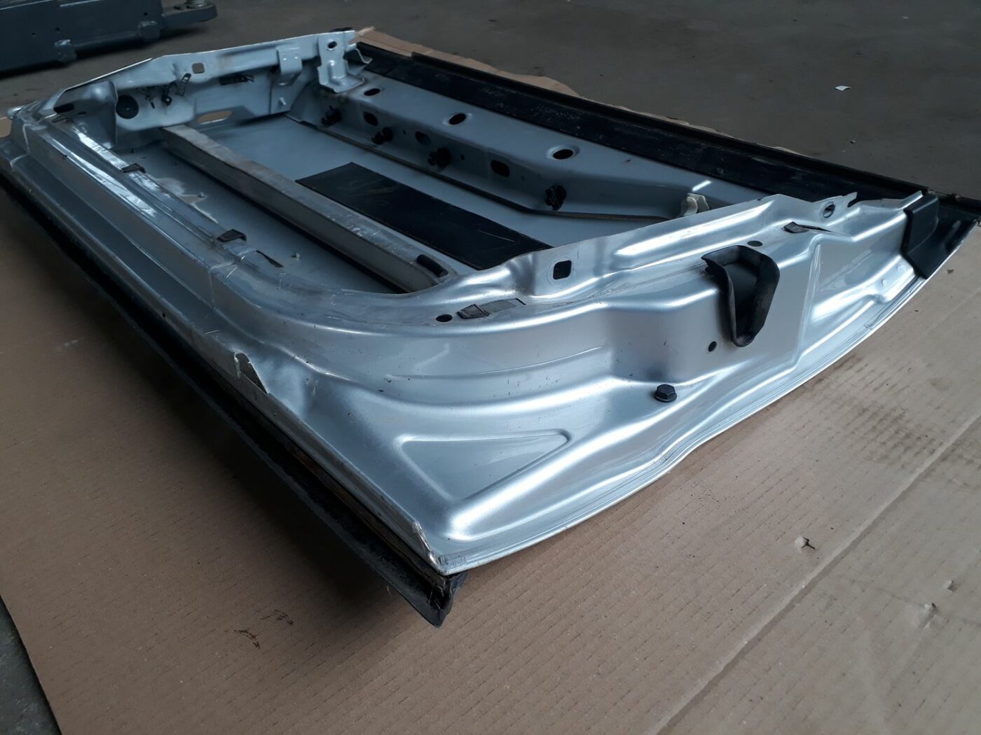 Priekšējās labās durvis priekš AUDI A4 2000 AVANT 4 Priekšējās labās durvis priekš AUDI A4 2000 AVANT