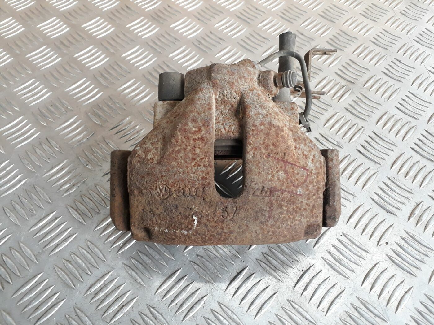 Priekšējais labais suports priekš AUDI A4 2000 AVANT 1 Priekšējais labais suports priekš AUDI A4 2000 AVANT