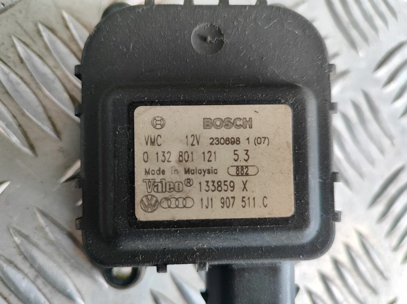 Apsildes sistēmas aktuators priekš VW GOLF IV 1999