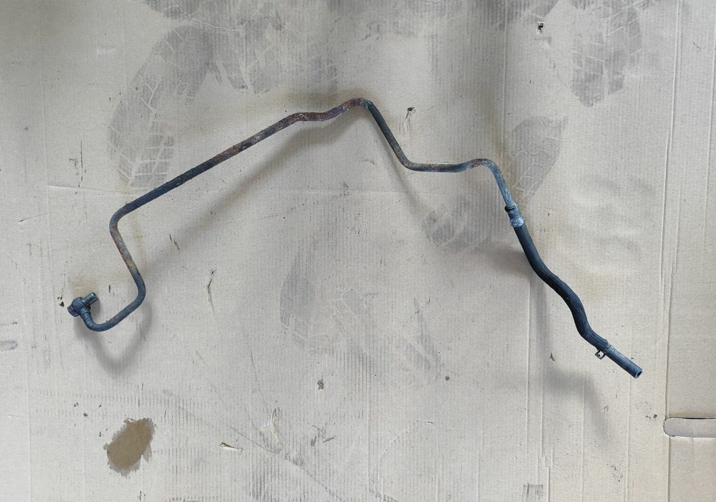 Hidrauliska pastiprinātāja caurule priekš VW GOLF IV 1999 1 Hidrauliska pastiprinātāja caurule priekš VW GOLF IV 1999