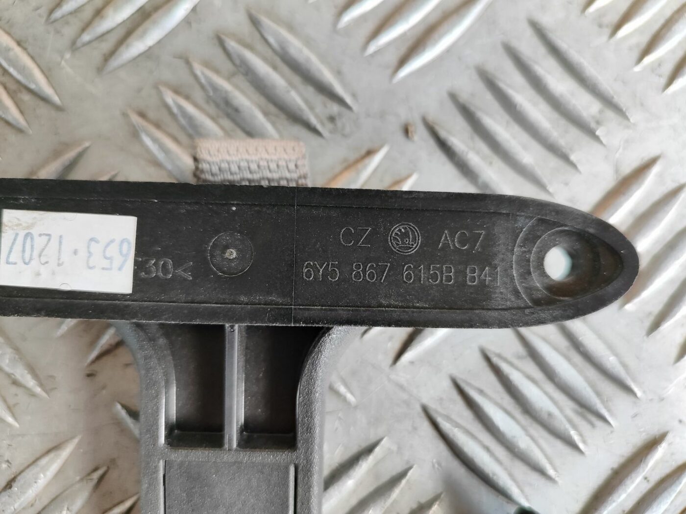 Bagāžnieka nodalījuma āķis priekš SKODA OCTAVIA 2008 3 Bagāžnieka nodalījuma āķis priekš SKODA OCTAVIA 2008