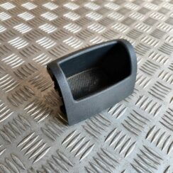 Centrālās konsoles nodalījums priekš SKODA OCTAVIA 2008