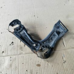 Priekšēja luktura kronšteins priekš SKODA OCTAVIA 2008
