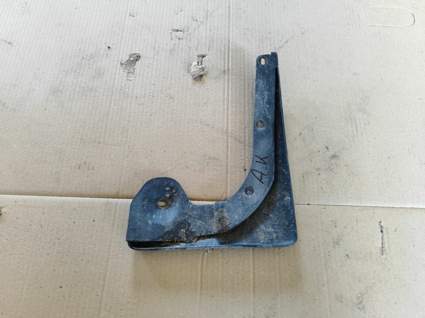 Aizmugurējais kreisais dubļusargs priekš SKODA OCTAVIA 2008 1 Aizmugurējais kreisais dubļusargs priekš SKODA OCTAVIA 2008