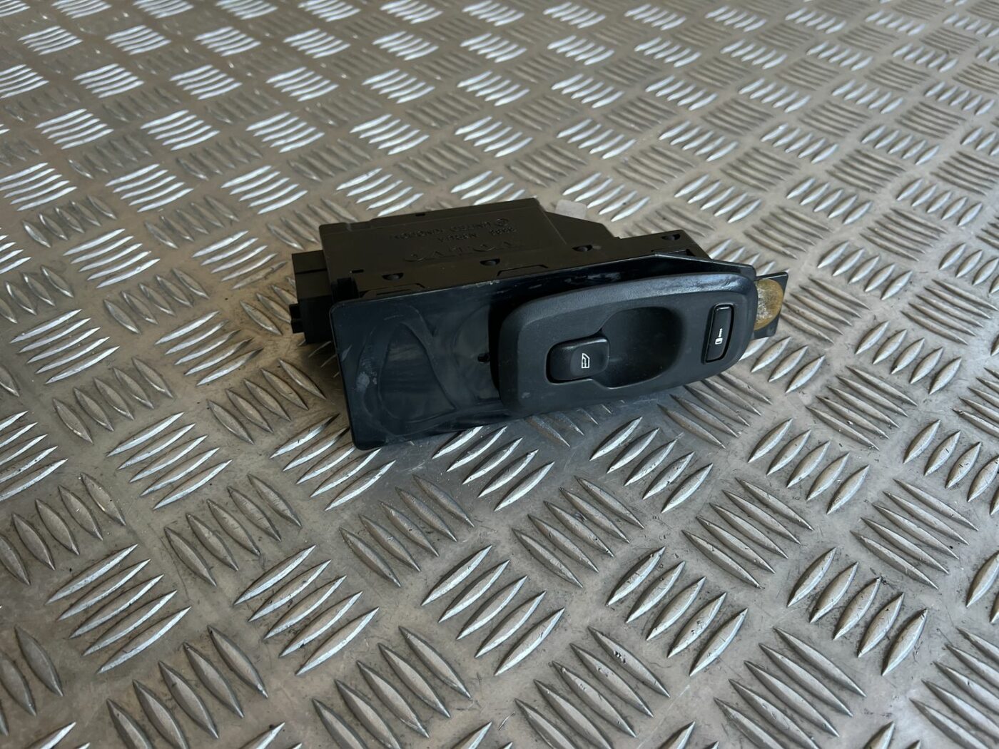 Pasažiera durvju slēdža pogas priekš VOLVO S60 2007 1 Pasažiera durvju slēdža pogas priekš VOLVO S60 2007