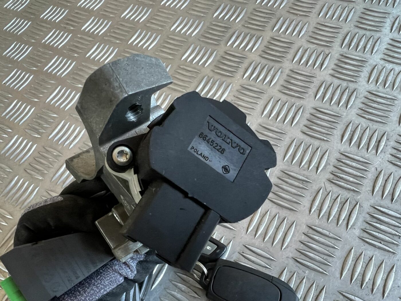 Aizdedzes slēdzene priekš VOLVO S60 2007