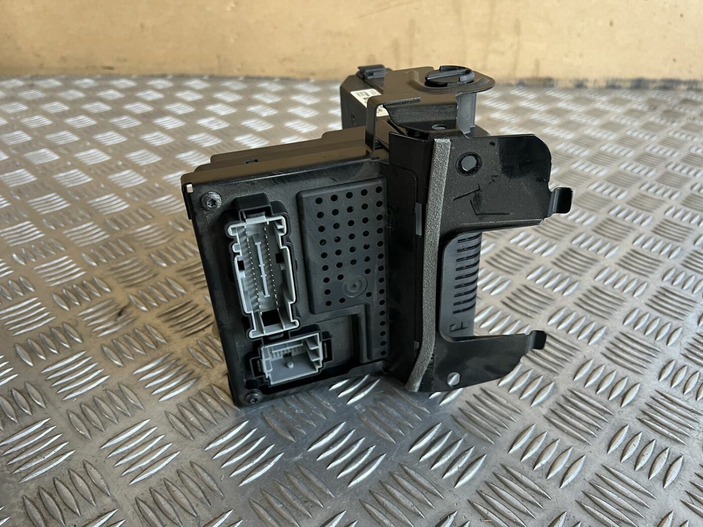 Drošinātāju relejas kaste priekš VOLVO S60 2007