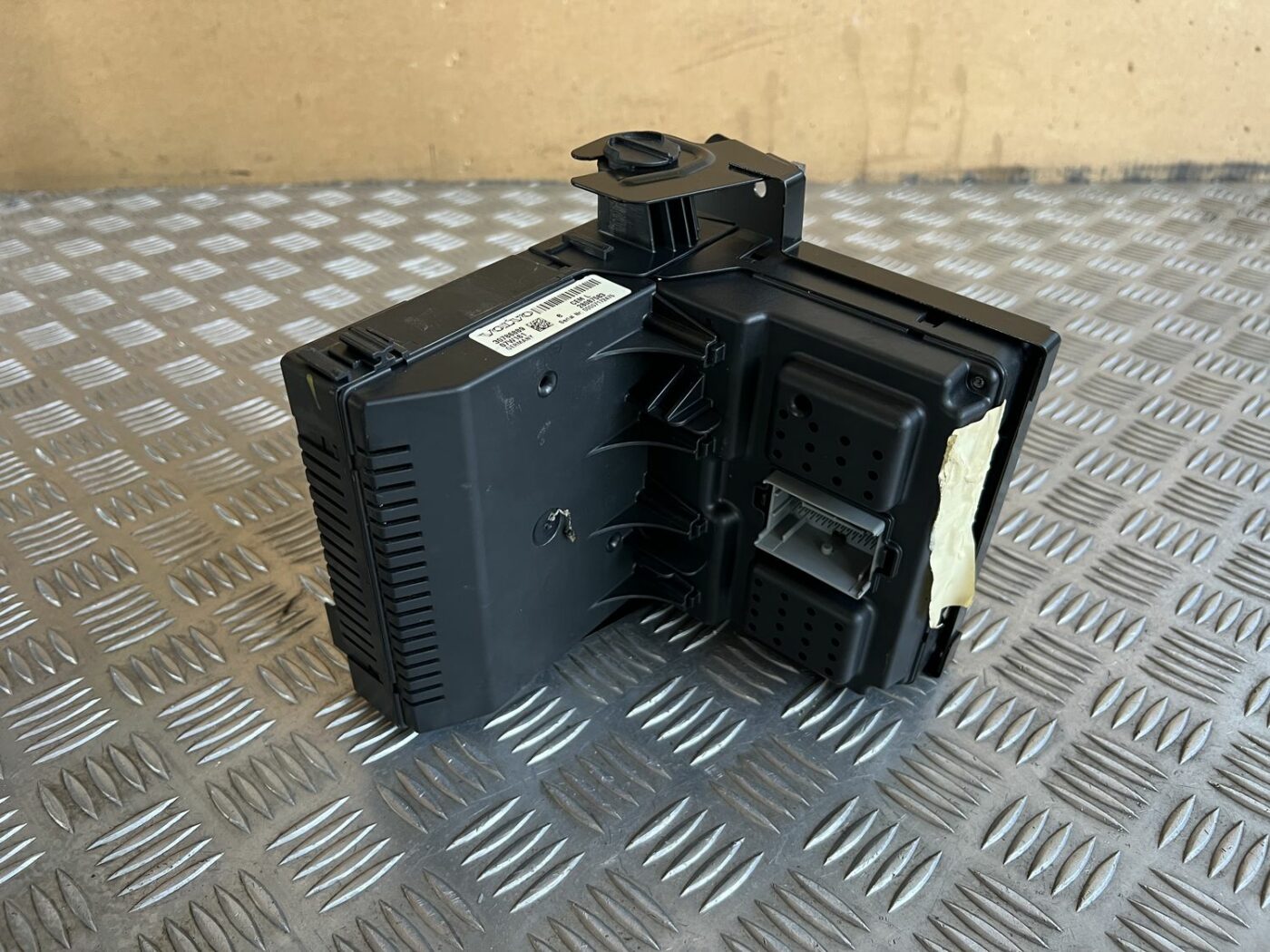 Drošinātāju relejas kaste priekš VOLVO S60 2007