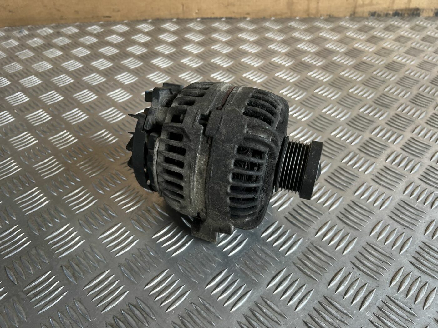 Ģenerators priekš VOLVO S60 2007 1 Ģenerators priekš VOLVO S60 2007