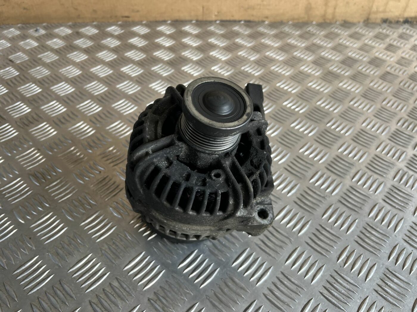 Ģenerators priekš VOLVO S60 2007 2 Ģenerators priekš VOLVO S60 2007