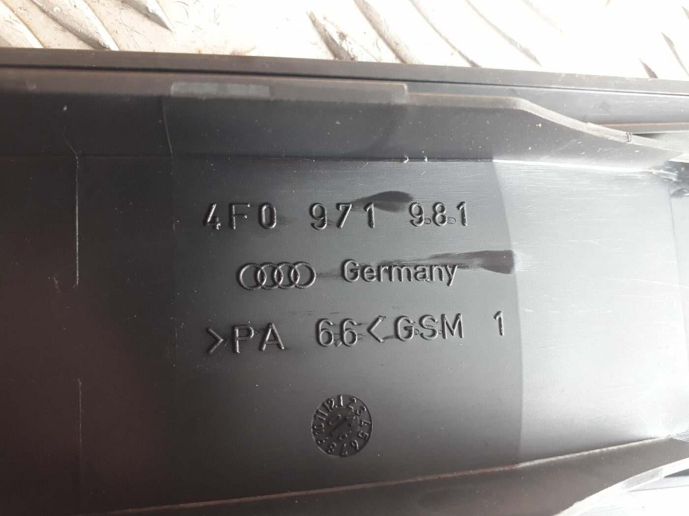 Salona plastmasa priekš AUDI A6 AVANT 2006 3 Salona plastmasa priekš AUDI A6 AVANT 2006