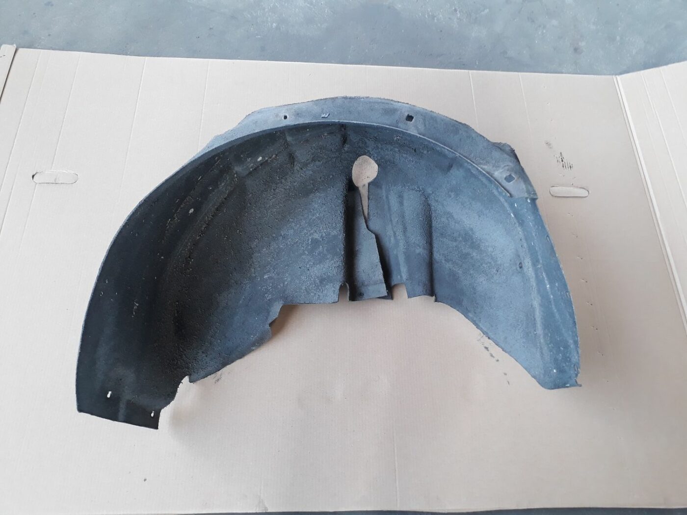 Aizmugurējais kreisais paspārns priekš AUDI A6 AVANT 2006 1 Aizmugurējais kreisais paspārns priekš AUDI A6 AVANT 2006