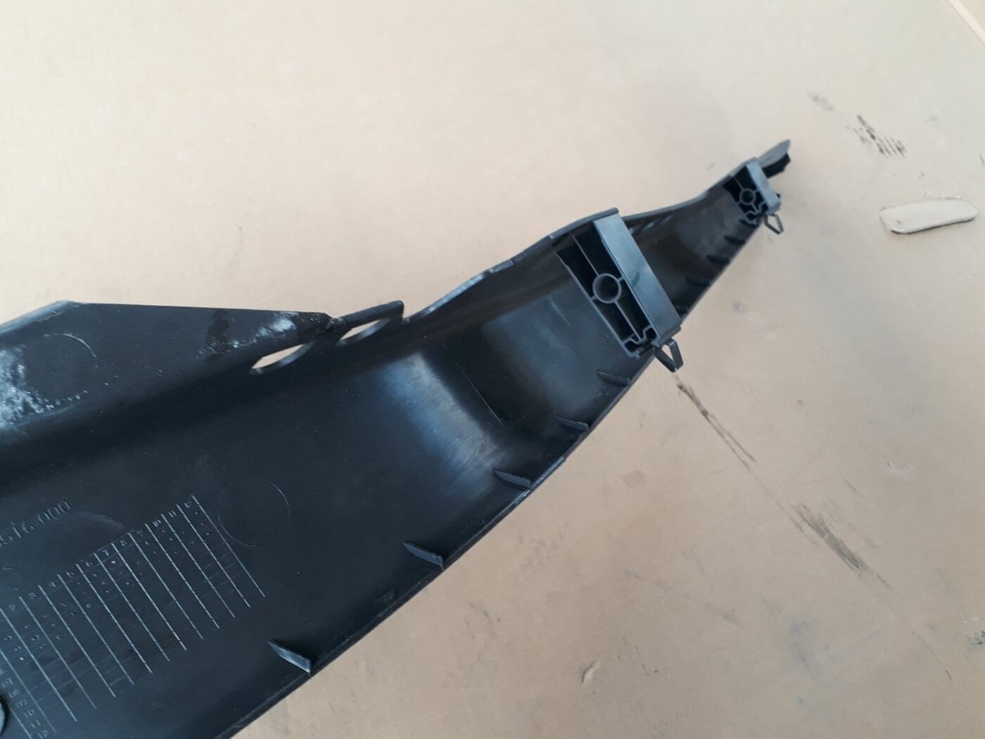 Sliekšņa aizmugurēja laba uzlika (salonā) priekš AUDI A6 AVANT 2006 4 Sliekšņa aizmugurēja laba uzlika (salonā) priekš AUDI A6 AVANT 2006