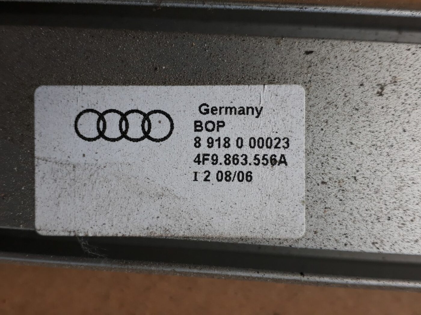 Kravas stirpināšanas reliņi bagažniekā priekš AUDI A6 AVANT 2006