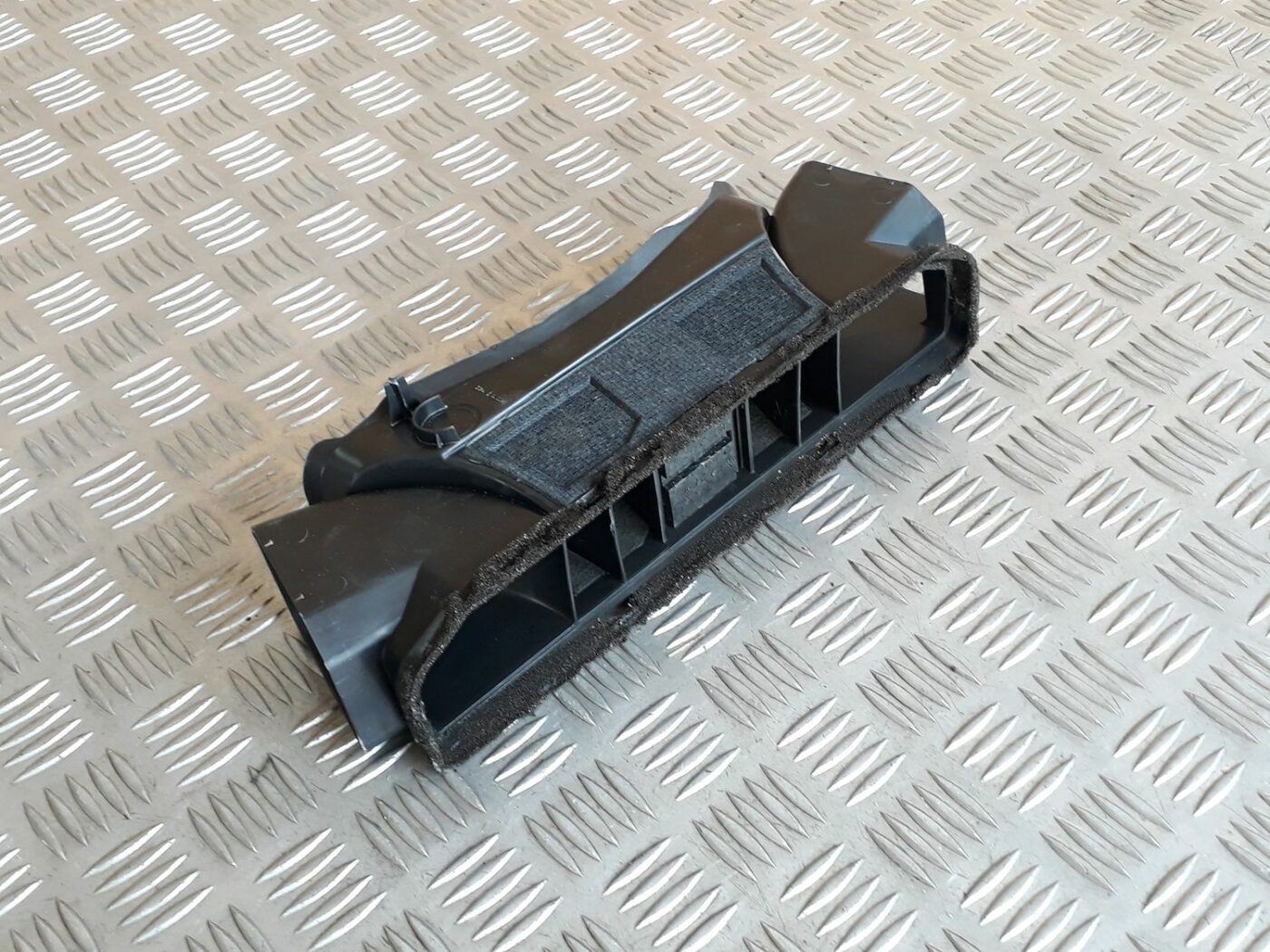 Salona gaisa vads priekš BMW 530D E61 2006 TOURING BLUE 2 Salona gaisa vads priekš BMW 530D E61 2006 TOURING BLUE