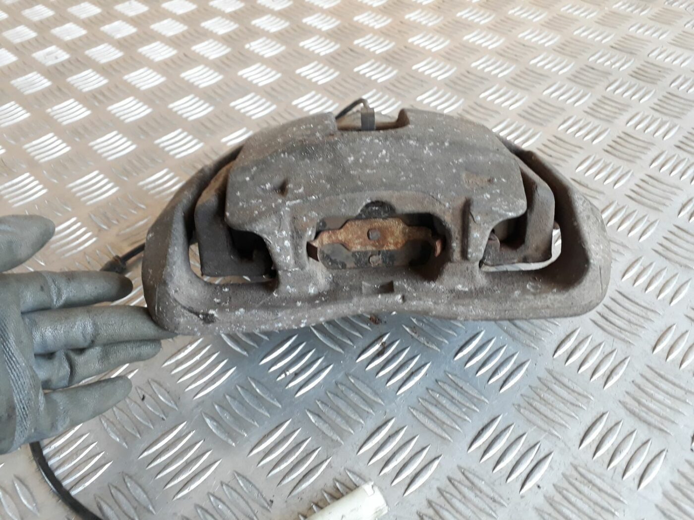 Priekšējais kreisais suports priekš BMW 530D E61 2006 TOURING BLUE 6 Priekšējais kreisais suports priekš BMW 530D E61 2006 TOURING BLUE