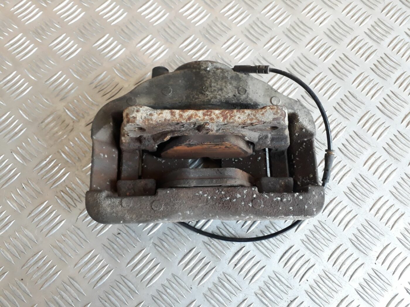 Priekšējais kreisais suports priekš BMW 530D E61 2006 TOURING BLUE 5 Priekšējais kreisais suports priekš BMW 530D E61 2006 TOURING BLUE