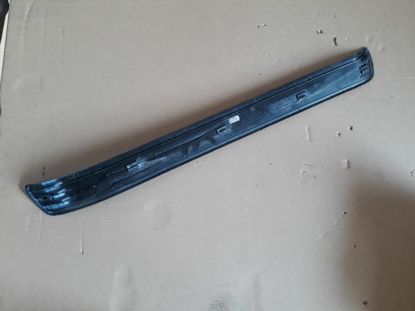 Sliekšņa priekšēja kreisa uzlika (salonā) priekš BMW 530D E61 2006 TOURING BLUE 2 Sliekšņa priekšēja kreisa uzlika (salonā) priekš BMW 530D E61 2006 TOURING BLUE