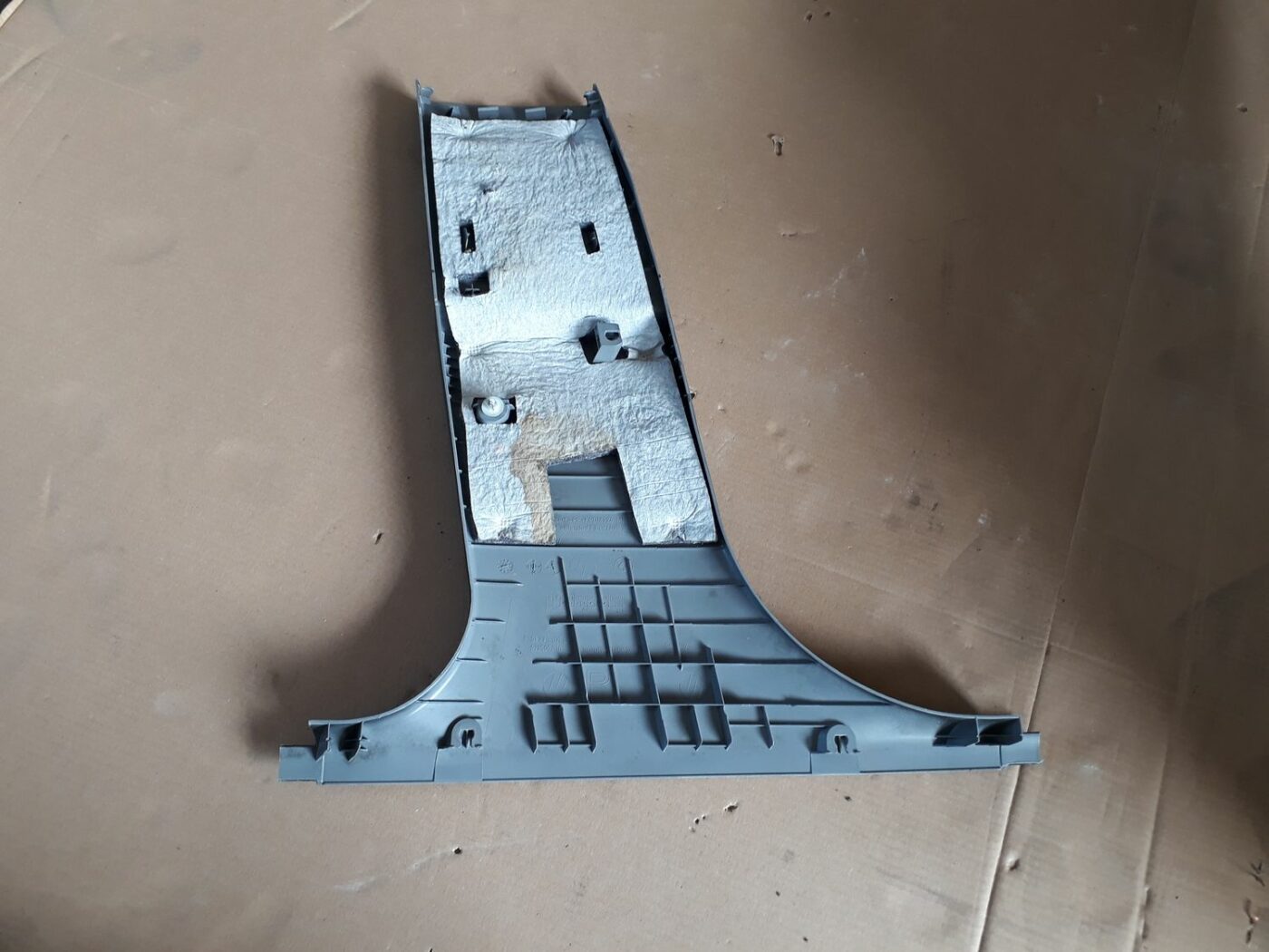 Vidējas salona statnes apdare priekš BMW 530D E61 2006 TOURING BLUE