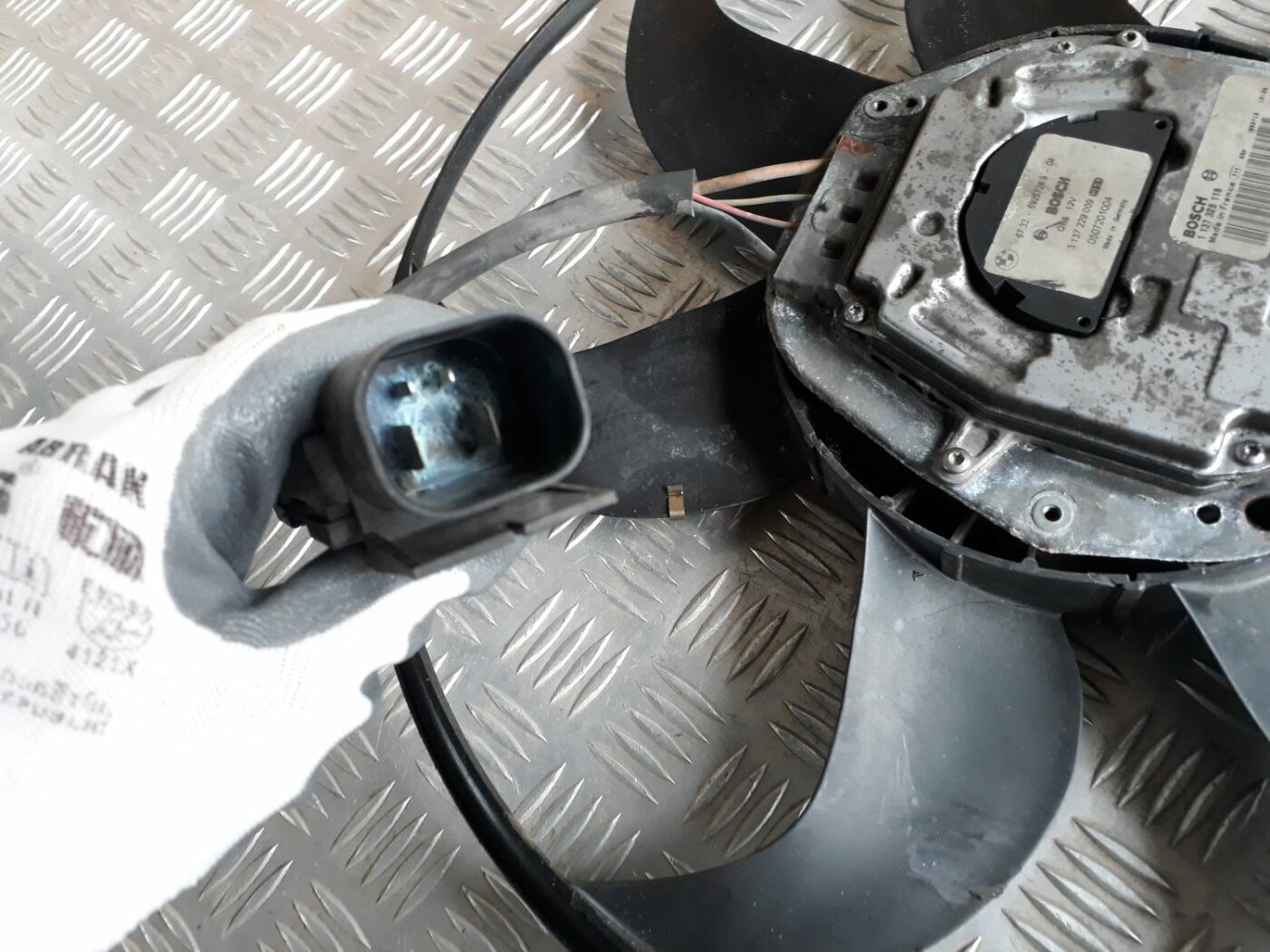 Dzesēšanas radiatora ventilators priekš BMW 530D E61 2006 TOURING BLUE 2 Dzesēšanas radiatora ventilators priekš BMW 530D E61 2006 TOURING BLUE