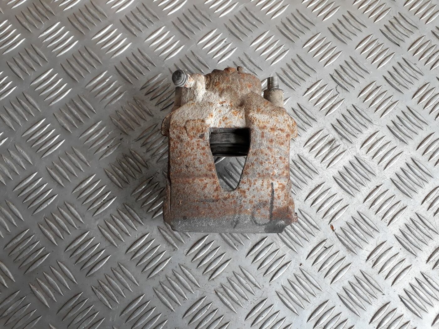 Priekšējais labais suports priekš SEAT IBIZA 2005 1 Priekšējais labais suports priekš SEAT IBIZA 2005