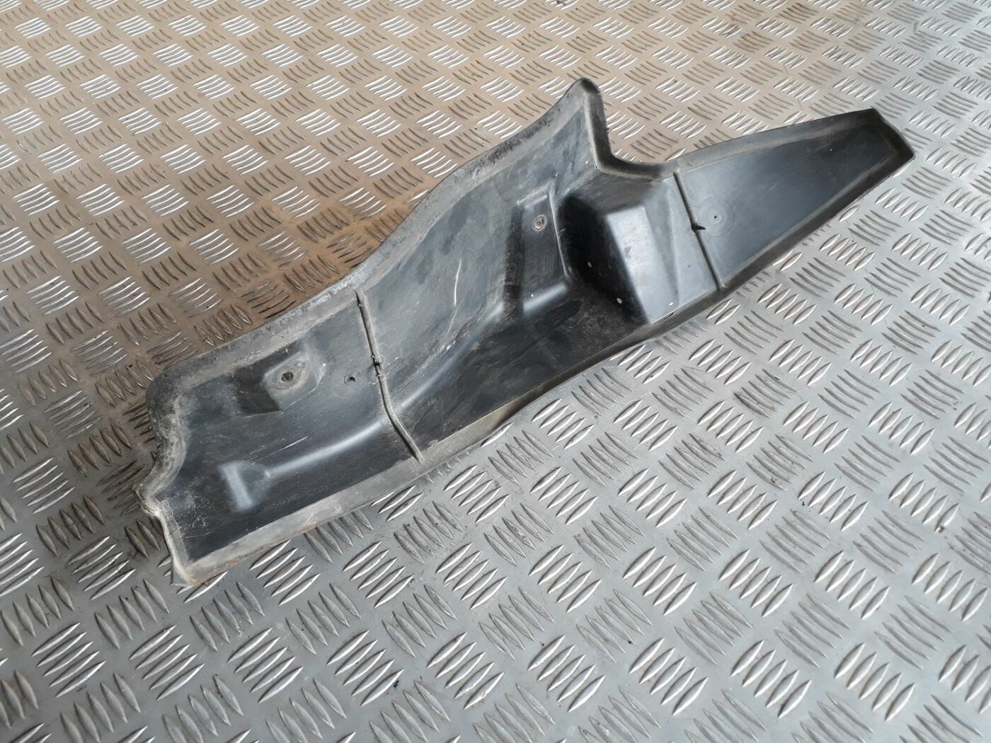 Ieliktņis starp spārnu un durvīm priekš SEAT IBIZA 2005 2 Ieliktņis starp spārnu un durvīm priekš SEAT IBIZA 2005