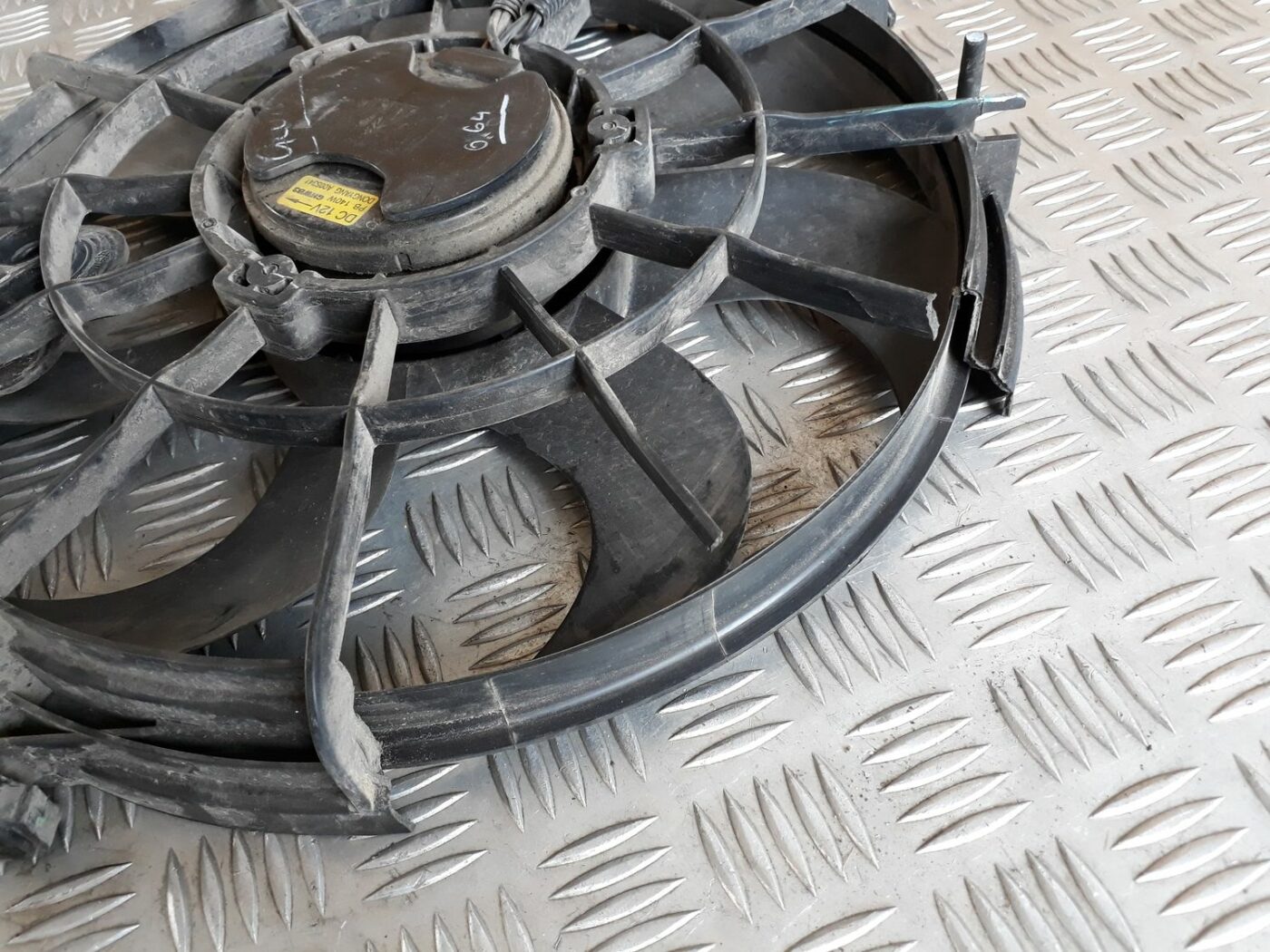 Dzesēšanas radiatora ventilators priekš HYUNDAI I20 2011 4 Dzesēšanas radiatora ventilators priekš HYUNDAI I20 2011